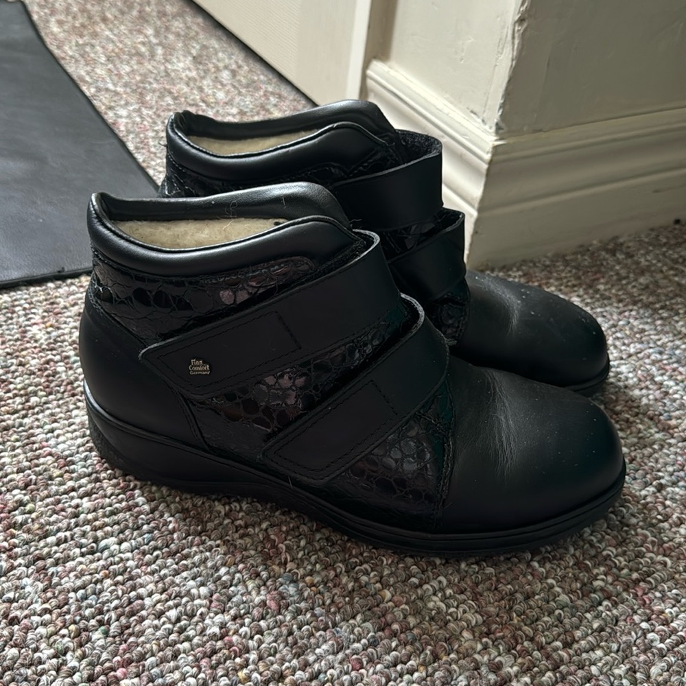 Finn Comfort German Size 7 Ankle boots/ shoes
